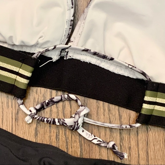 Xhilaration Triangle Bikini Top & Black Bottoms - Picture 5 of 9